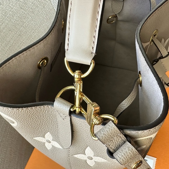 Empreinte Monogram Giant Neonoe MM Tourterelle Creme ❌SOLD ❌ - Picture 10 of 16